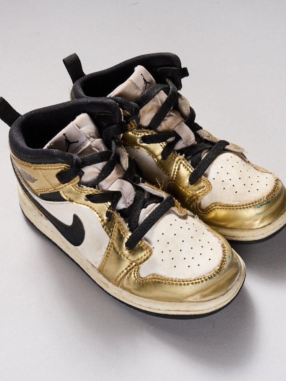 AIR JORDAN 1 MID SE 'METALLIC GOLD'